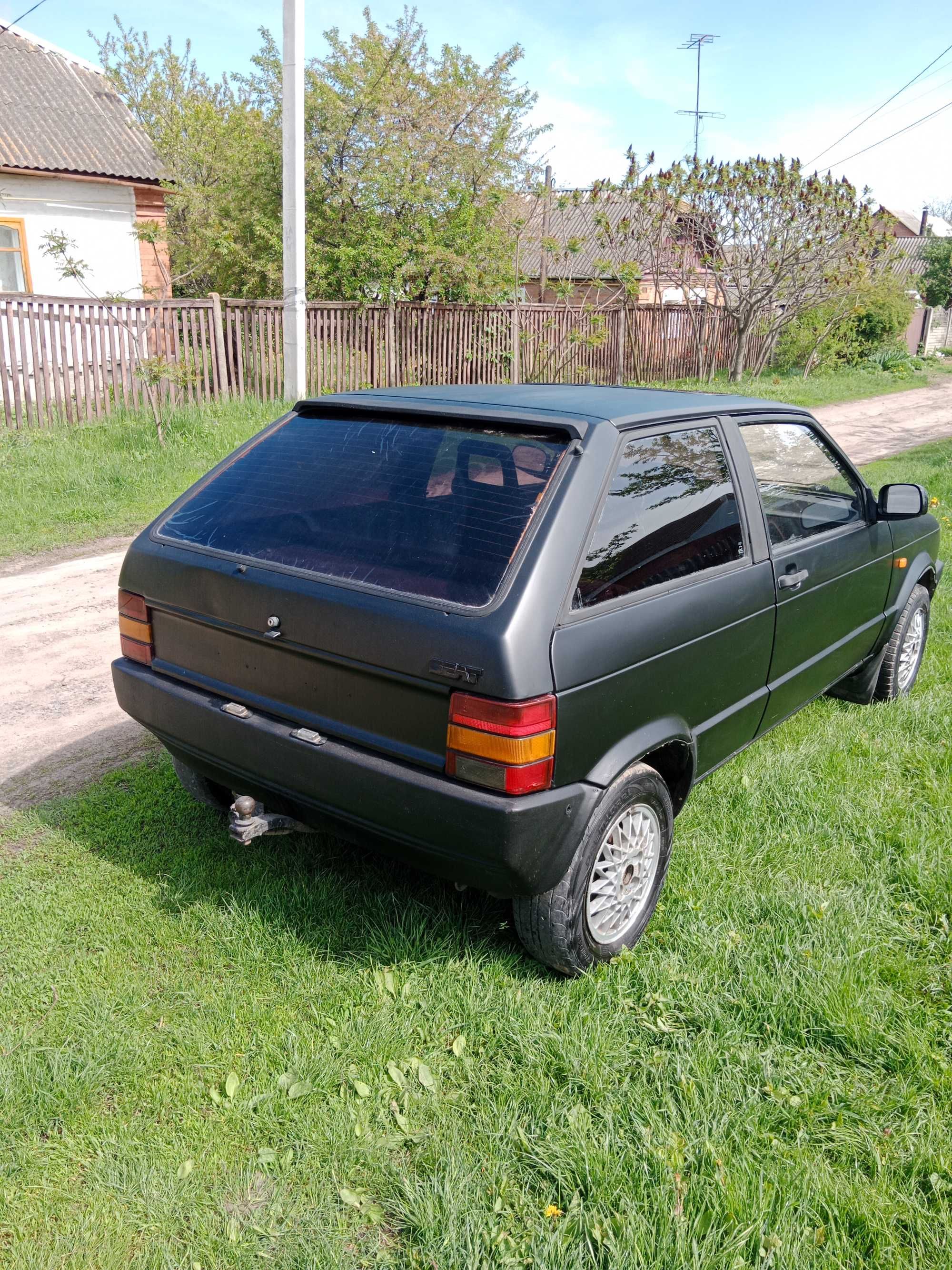 SEAT ibiza  1.0 бензин