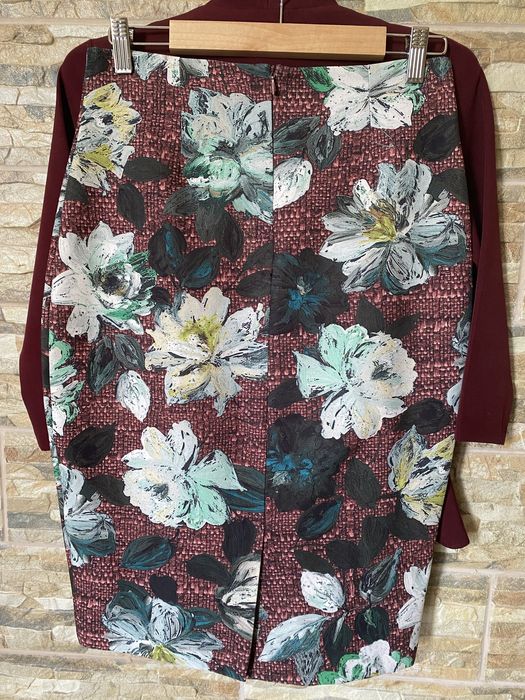 Костюм з спідницею