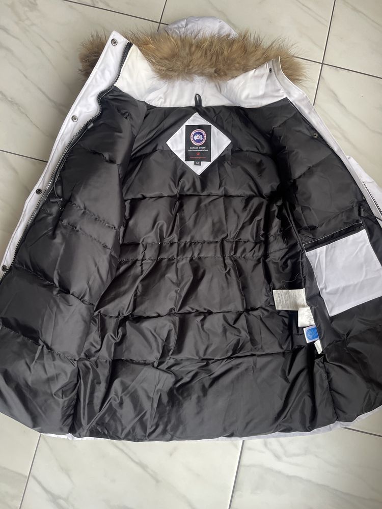 Пухова куртка Canada Goose