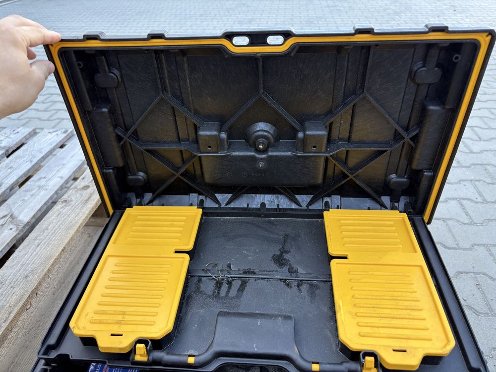 Walizka Skrzynia kufer Dewalt Tstak DS150