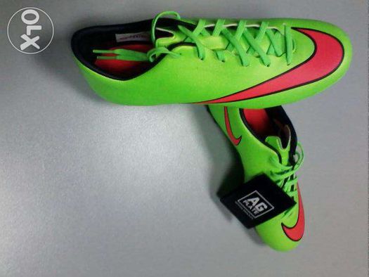 Chuteiras Nike Mercurial nº 40 - NOVAS e ORIGINAIS