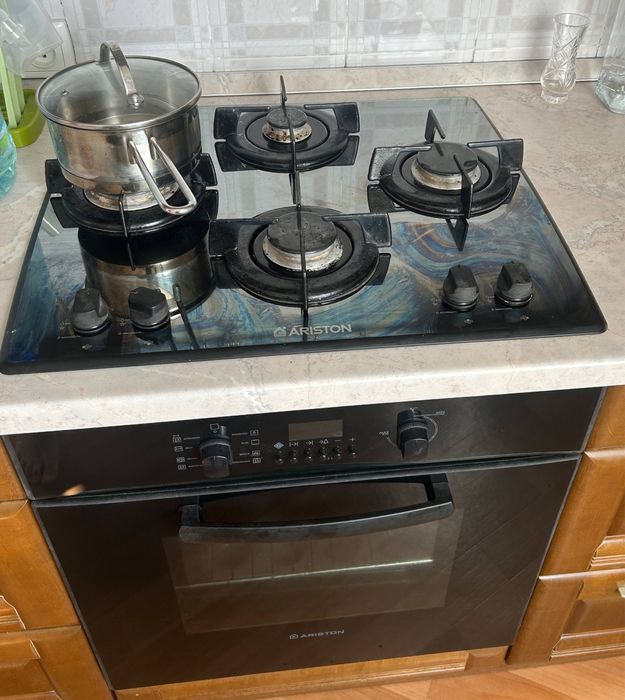 Продам духову шафу і варильну поверхню