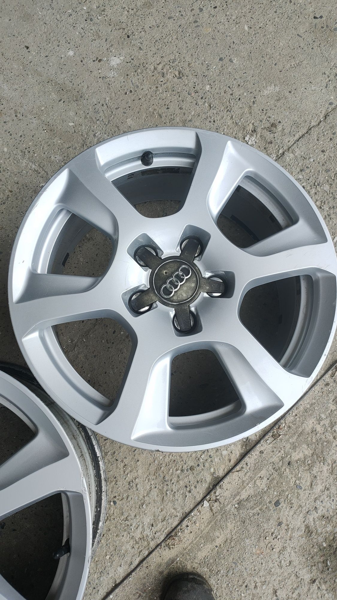 Alufelgi Audi 5x112 do A4 B7 B8 B9 R16 cali ET45 7,5H BBS