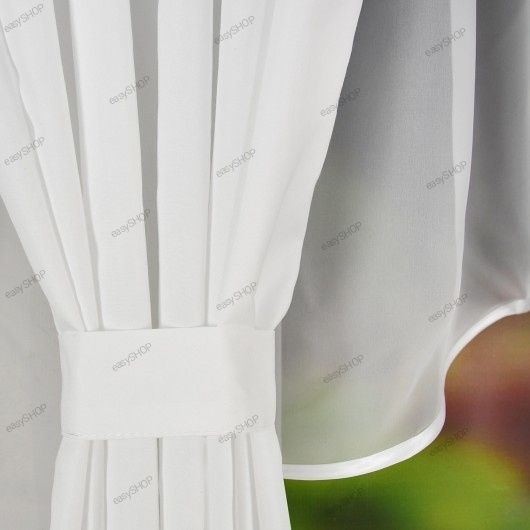 Minimalistyczna firana biała z zasłonami