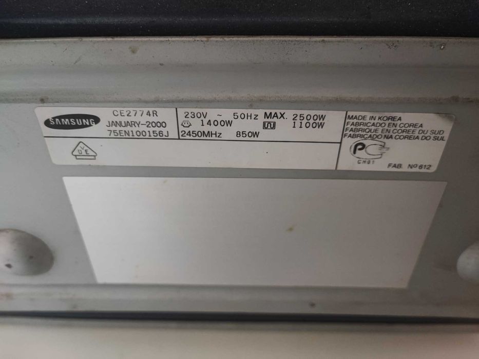 Микроволновка Samsung CE2774R