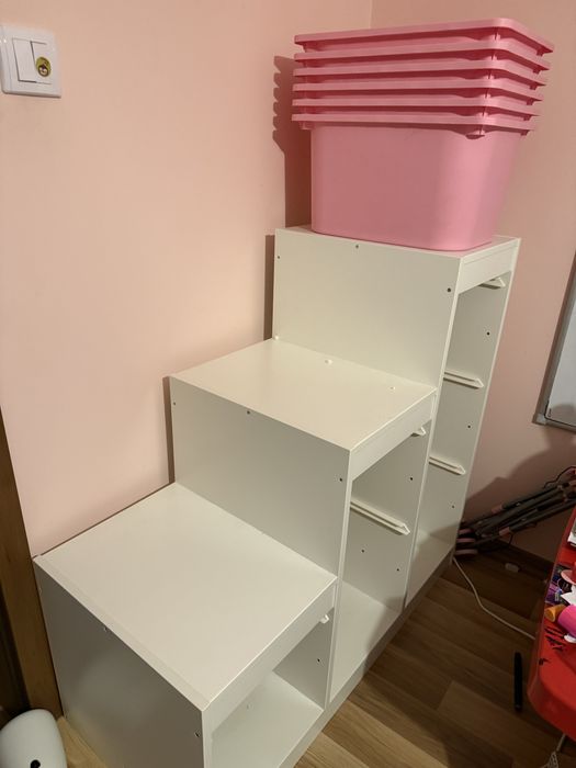 Trofast regał z pojemnikami