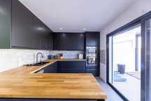Novo Villa T3 em Olhão - Novo Cozinha, Jardim Privado, AC, Carregador