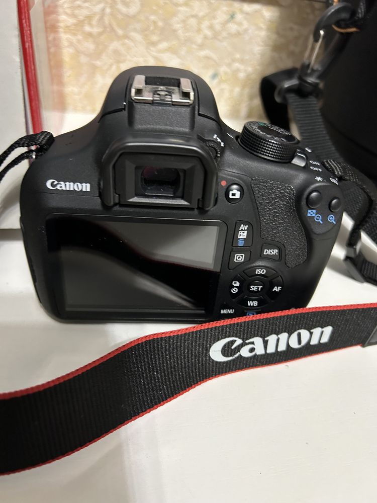Фотоаапарат Canon EOS 1200 D