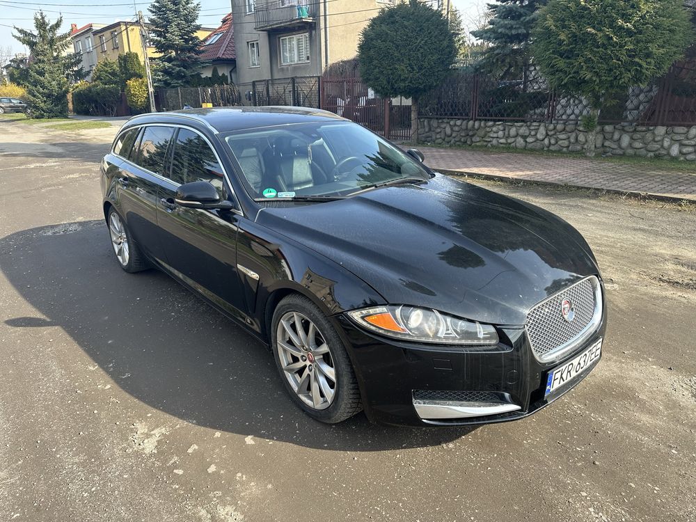 Uszkodzony lekko Jaguar XF 15 r