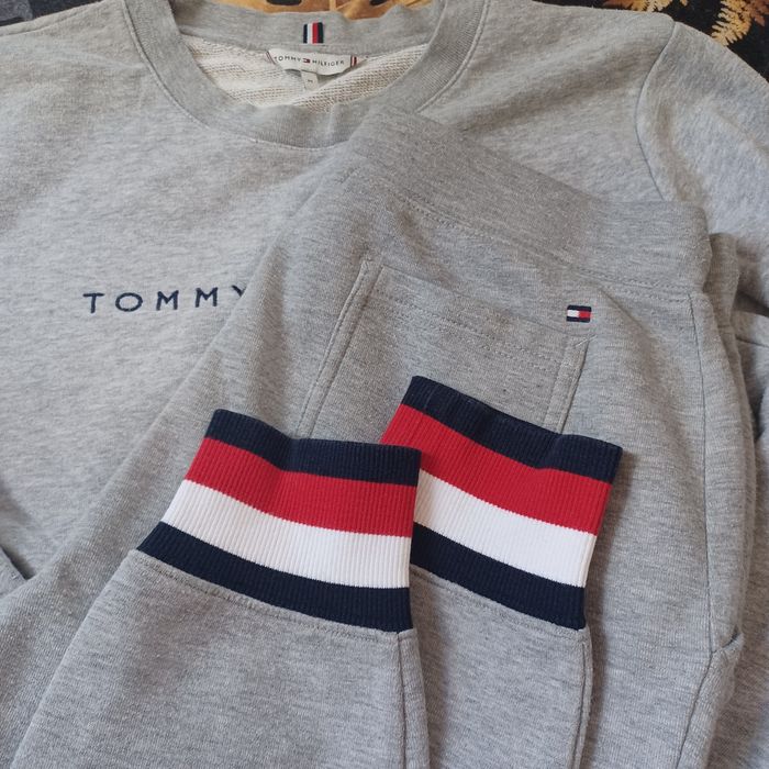 Dres TOMMY HILFIGER oryginalny M/ salon 899 zł