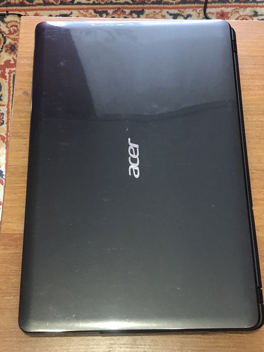 Продам ноутбук Acer i3 озу6 гб ssd60+ hdd750