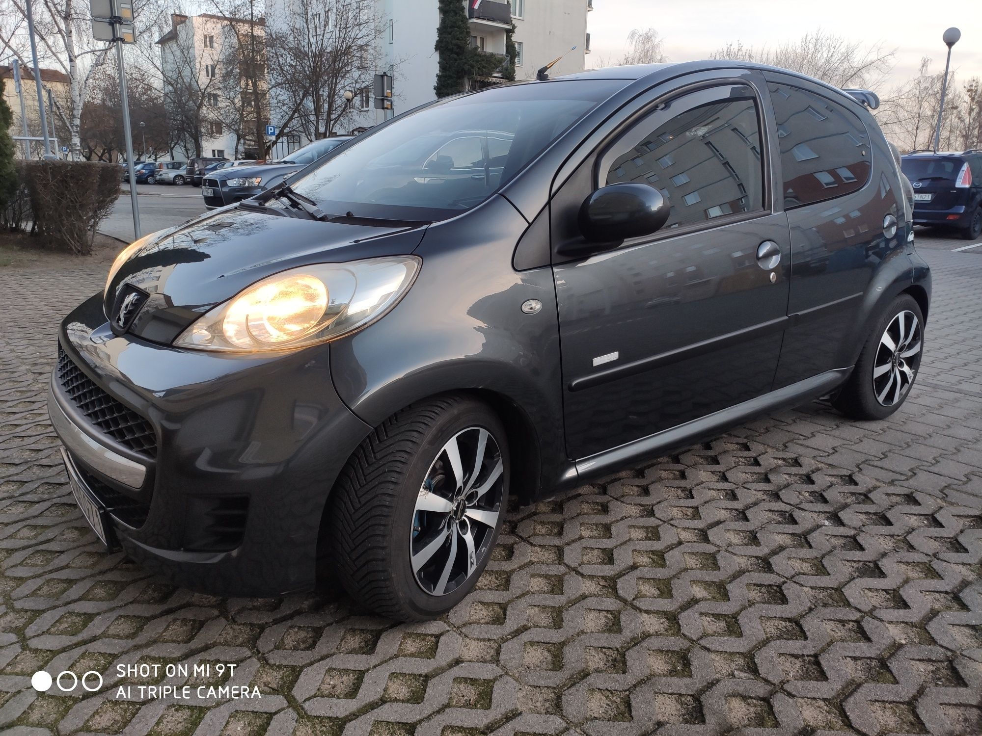 Peugeot 107 1.0 2011r