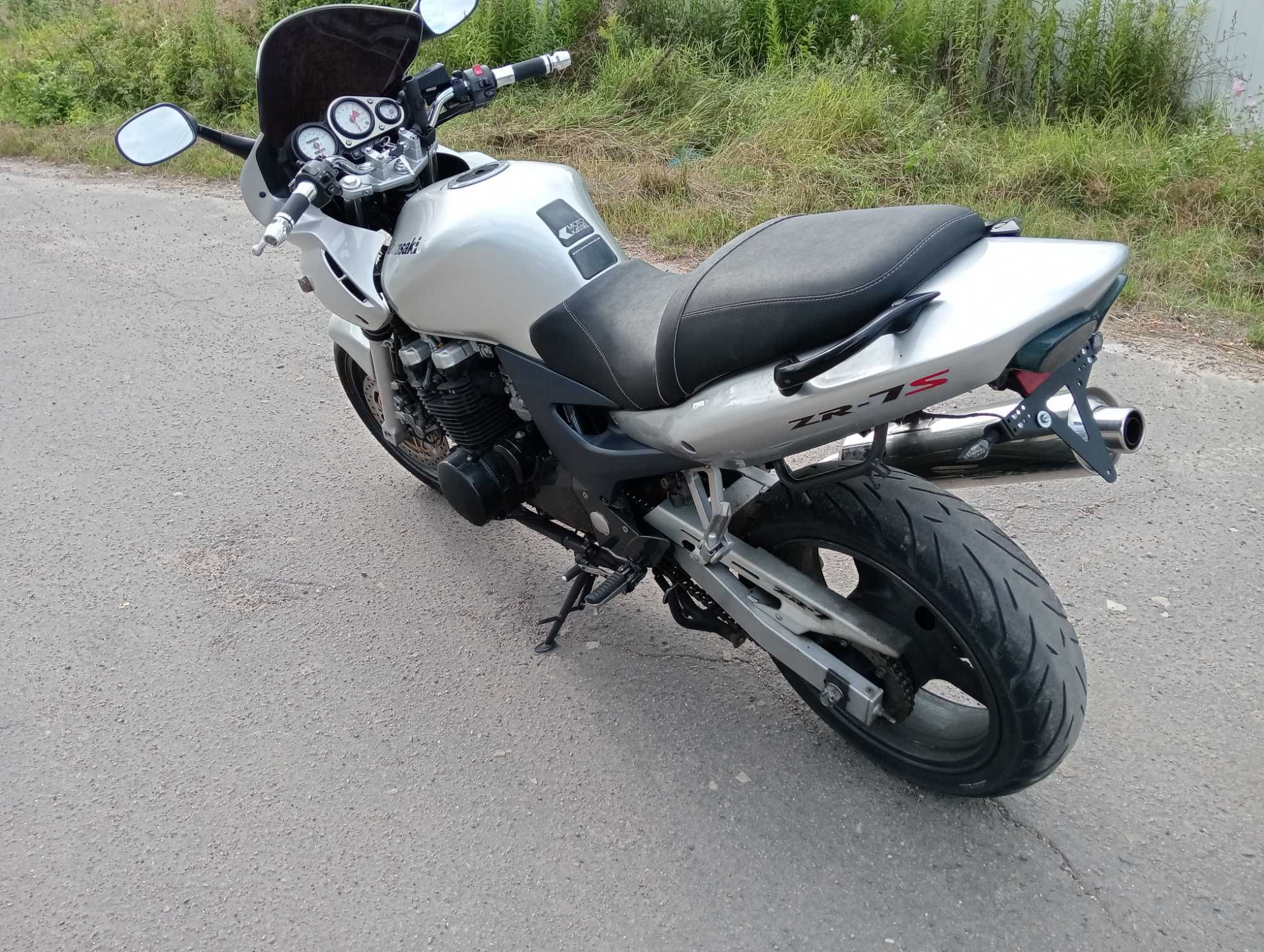Продам kawasaki zr-7s