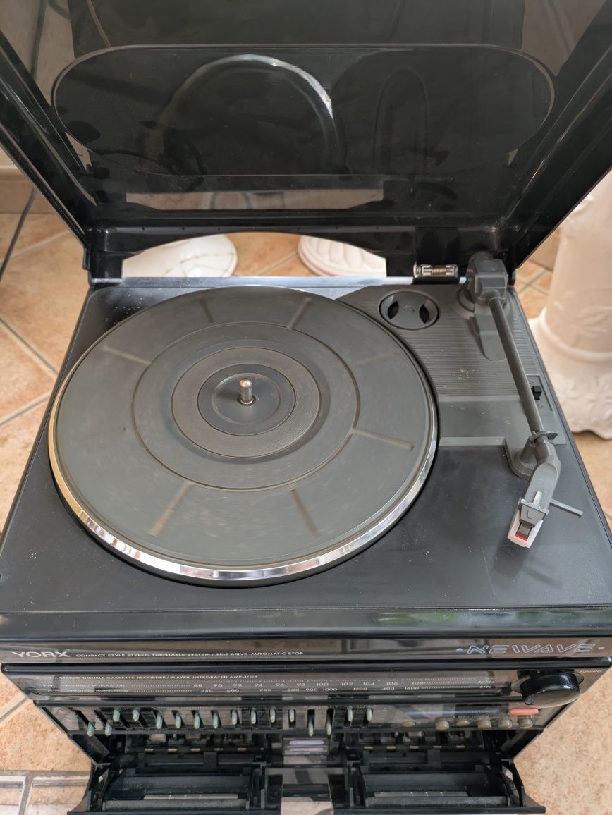 Gira discos e cassetes