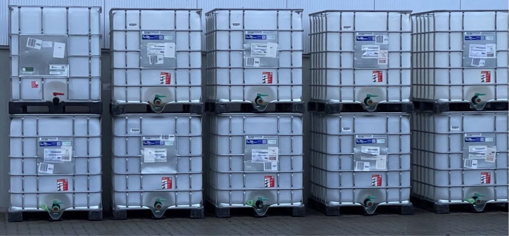 Zbiornik mauzer 1000L Plastikowa paleta .po oleju z oliwek .