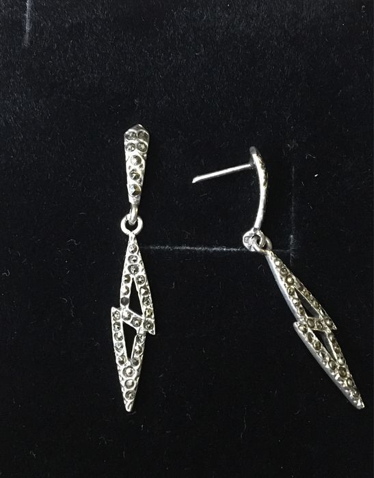 Brincos em prata e marcacites