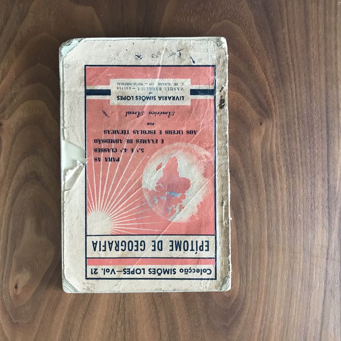 Livros de Geografia e História