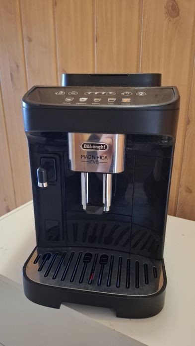 Ekspres ciśnieniowy DeLonghi Magnifica Evo ECAM290.61.B - Czarny