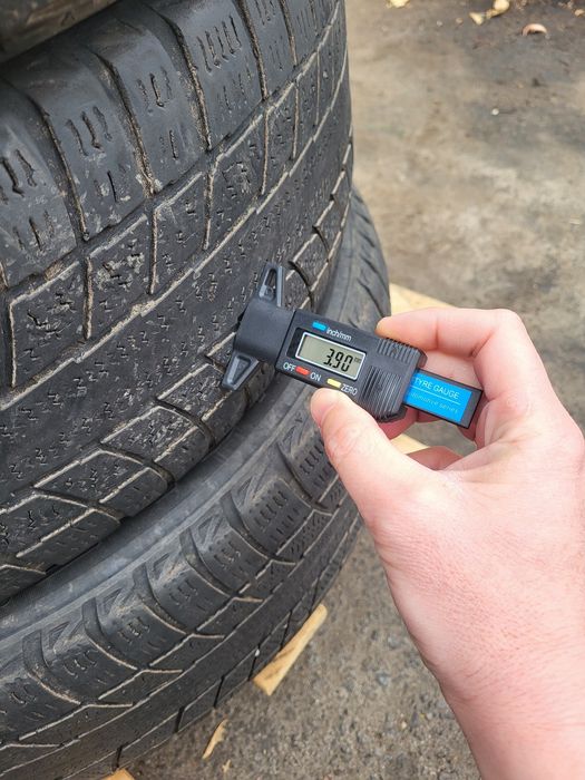 Шини зимові 225 60 17