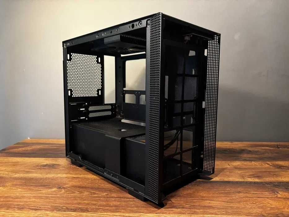 Obudowa gamingowa PC - NZXT H210 czarna