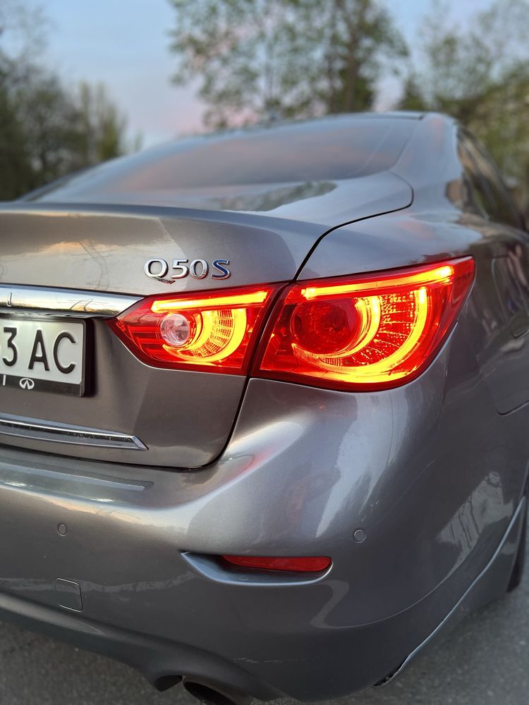 INFINITI Q50s Hybrid