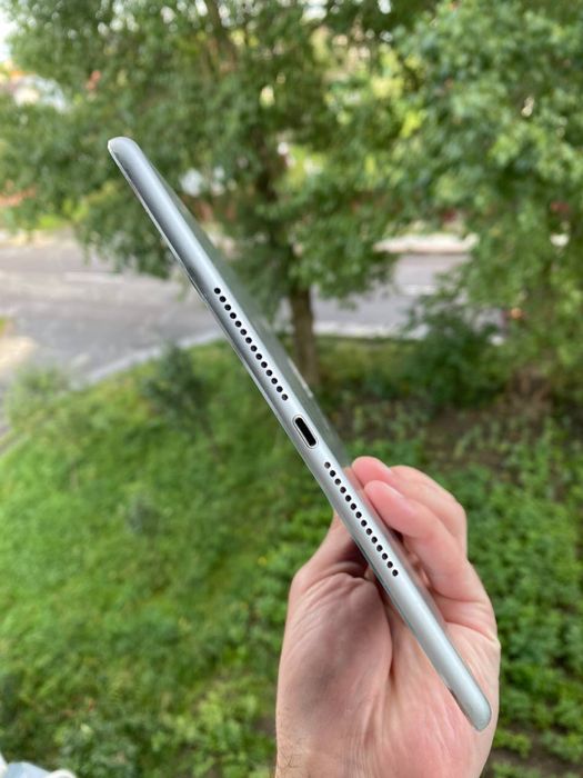 Планшет iPad Air 2 16GB А1566 ICloud (Пароль)