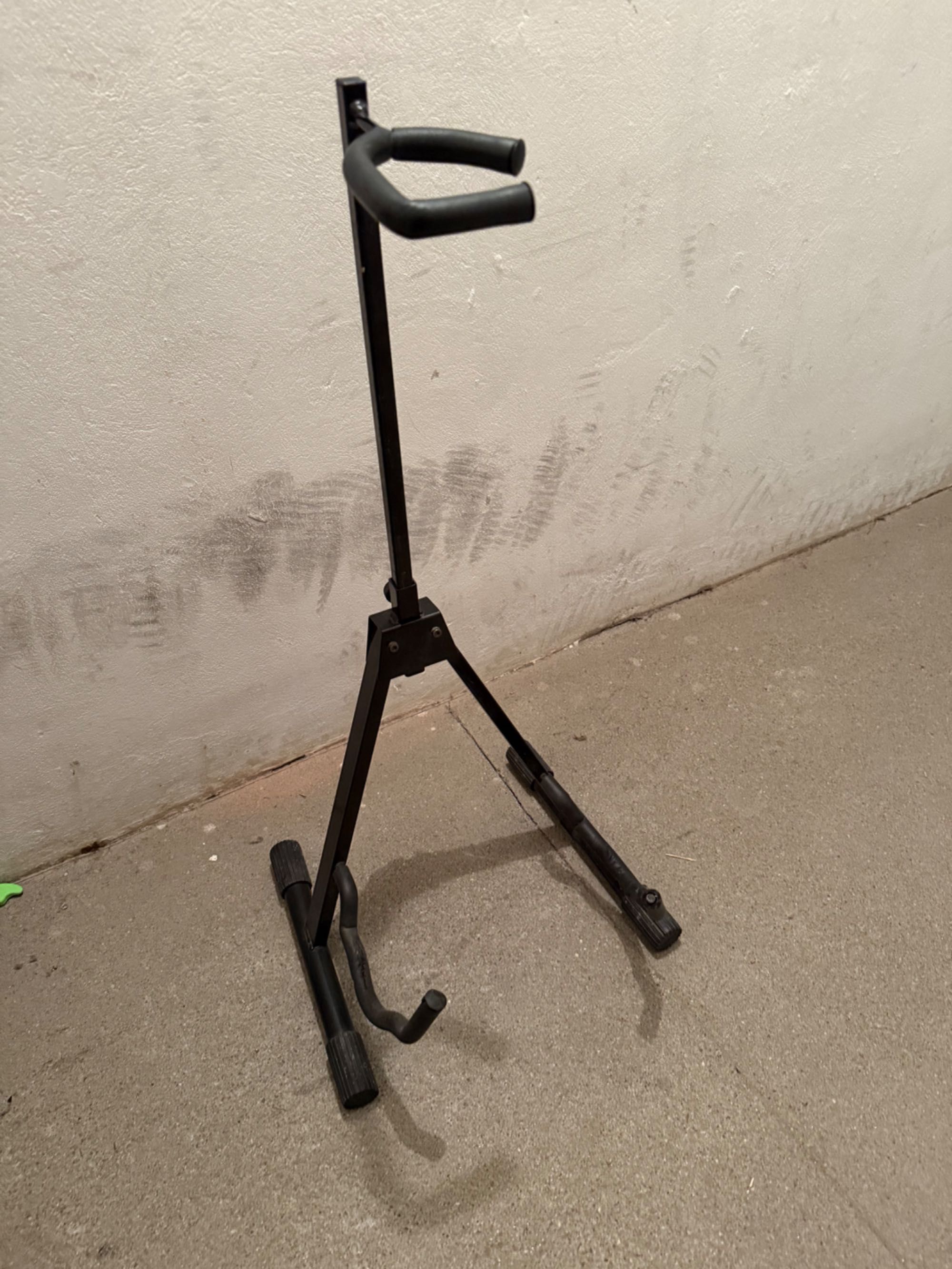 Stojak na gitare Proel