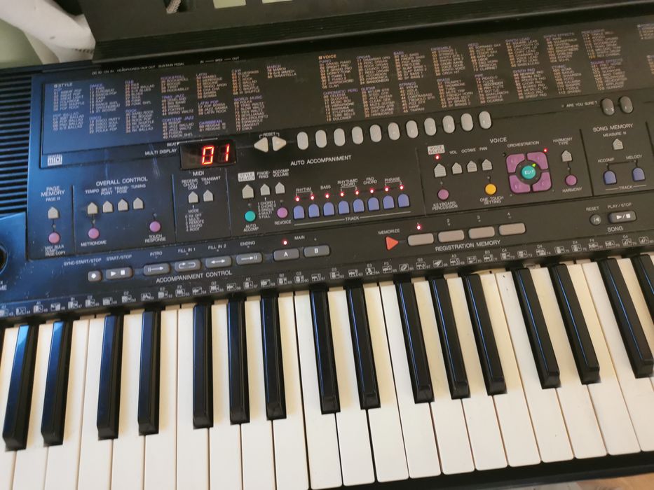 Yamaha Keyboard +statyw