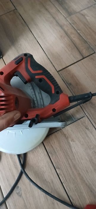 Продам Циркулярную пилу Felisatti(очень мощная)