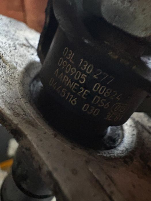 Listwa wtryskowa wtryski pompa wtryskowa Volkswagen Passat B6 2,0TDI