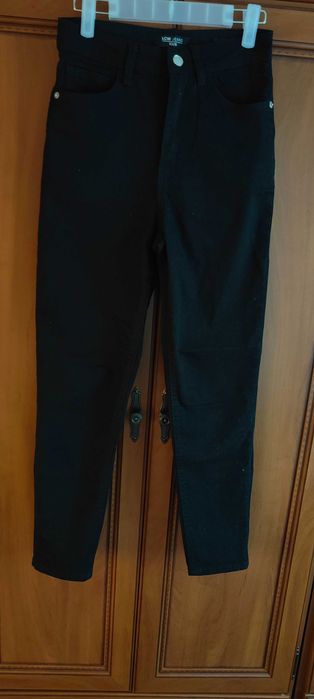 Продам женские джинсы