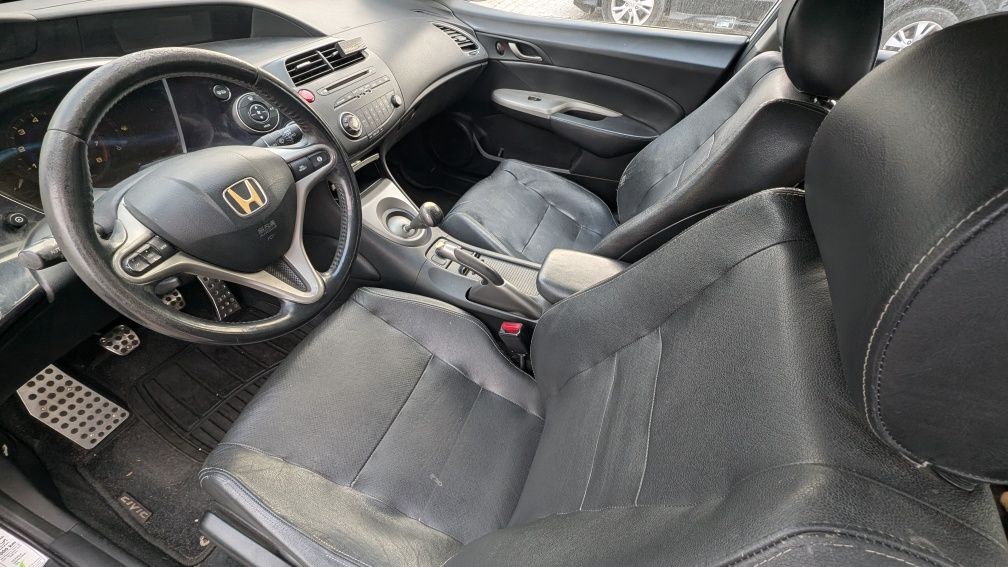 Honda Civic 1.4 executive.