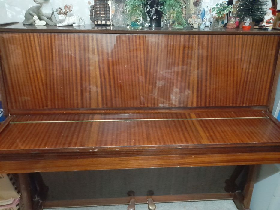 Пианино Украина продам