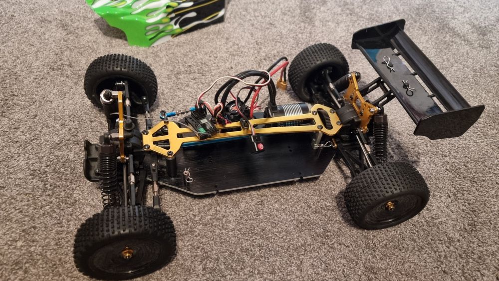 Model buggy 1/10 plus konwersja na rally patrz opis