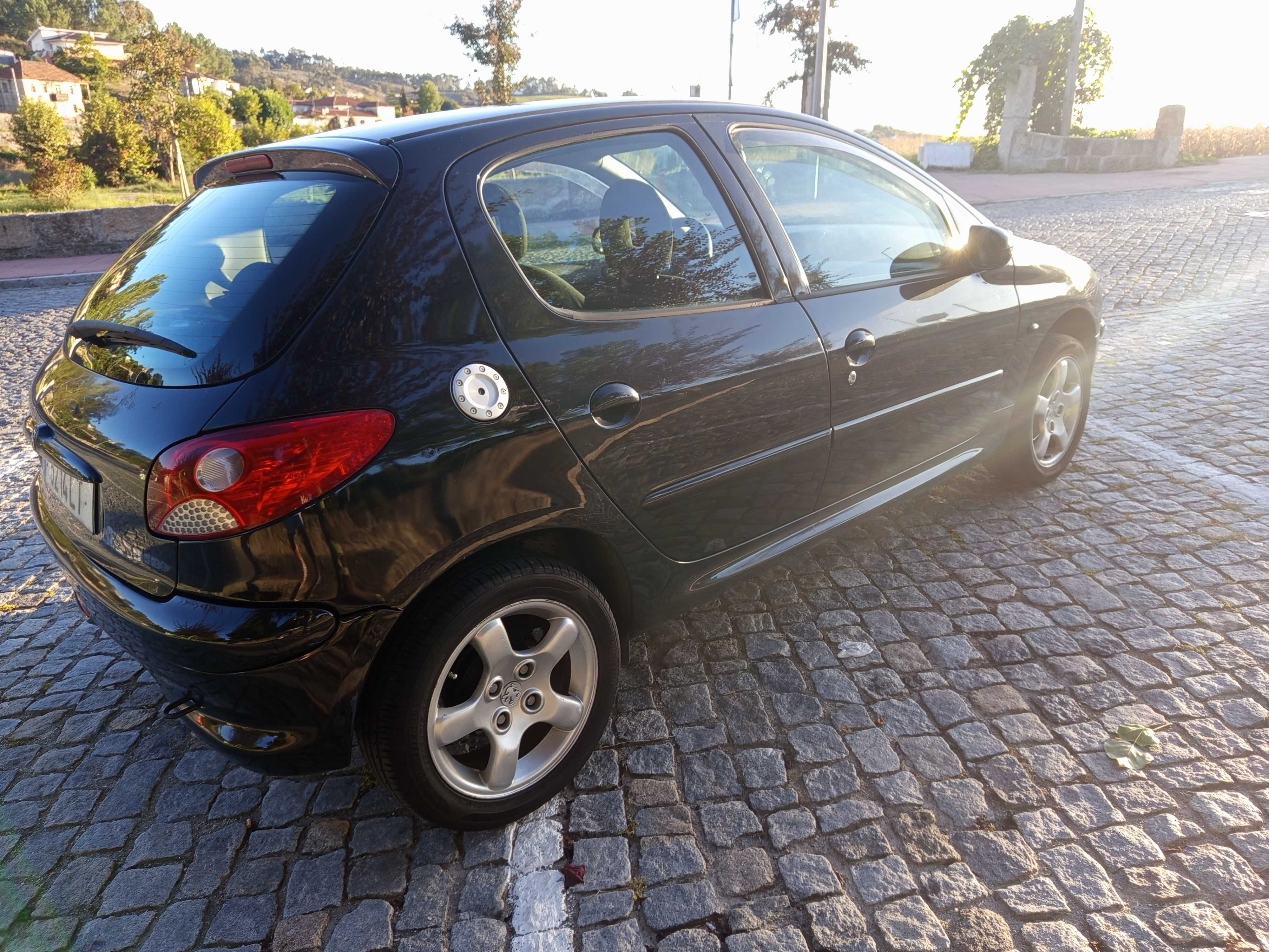 Peugeot 206 1.1 Gasolina - 1998