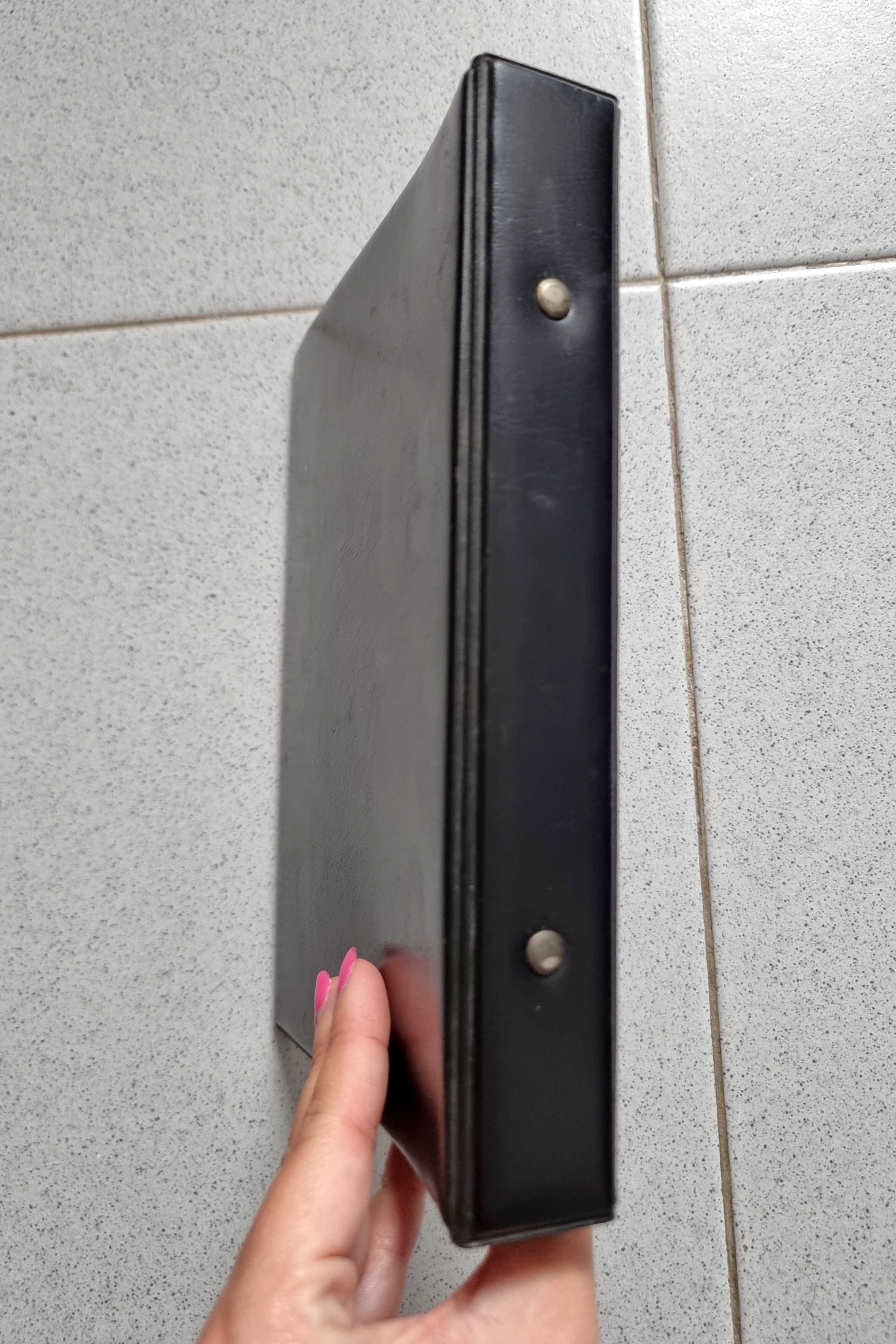 Dossier preto pequeno antigo