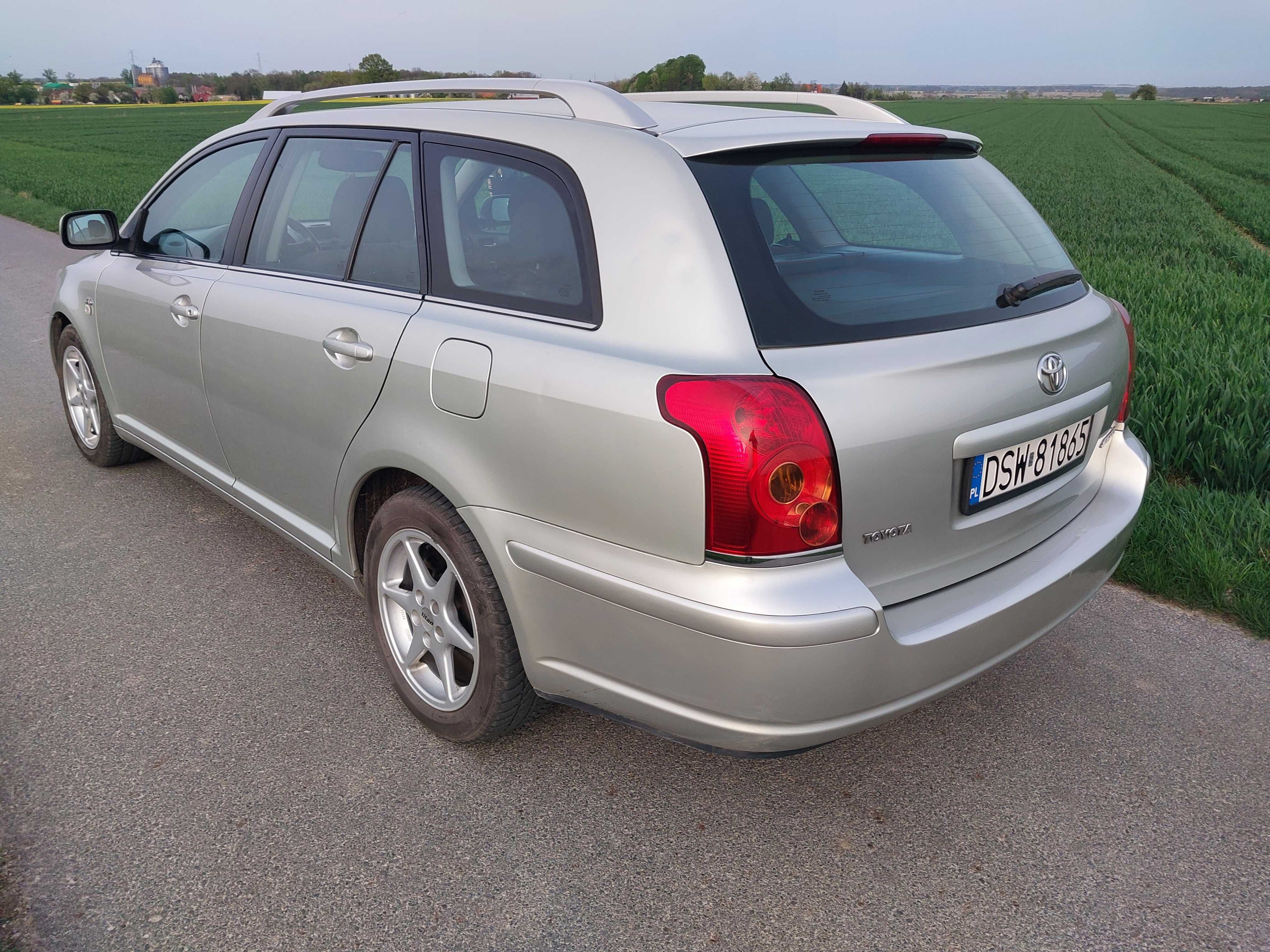 Samochód Toyota Avensis