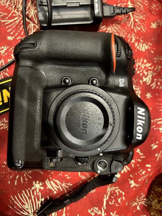 Фотоапарат NIkon D4 пробіг мало