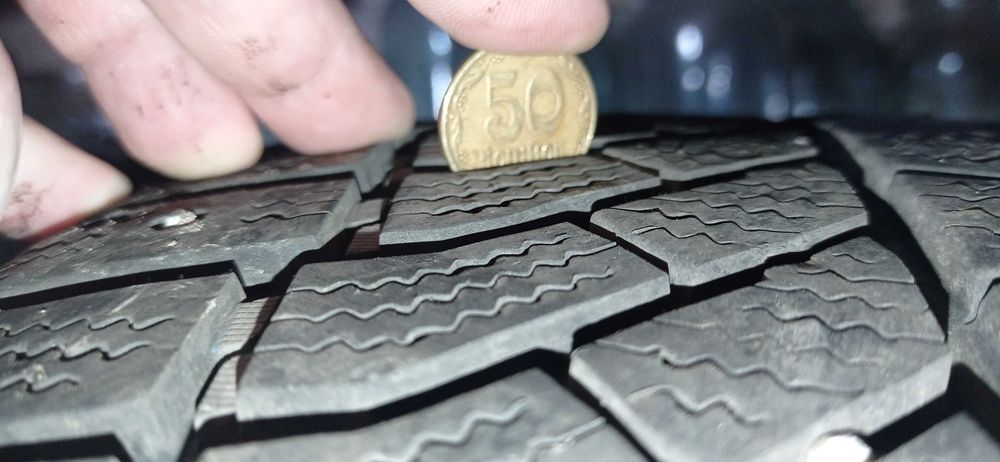 Продам Шины  215/60/16