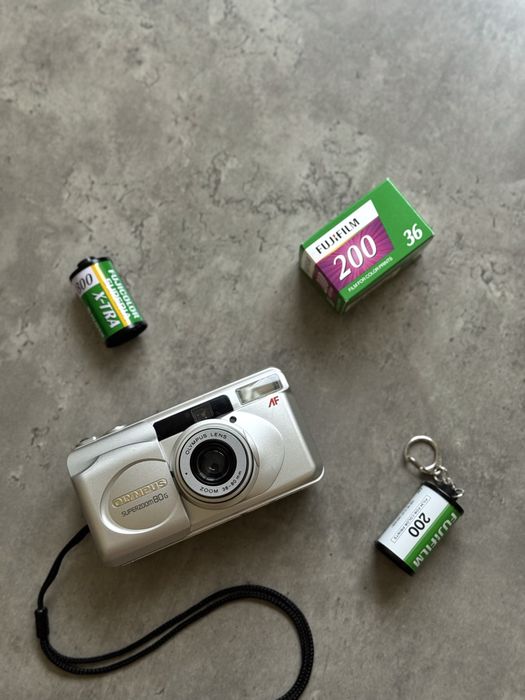 Olympus superzoom 80G плівковий фотоапарат 35мм