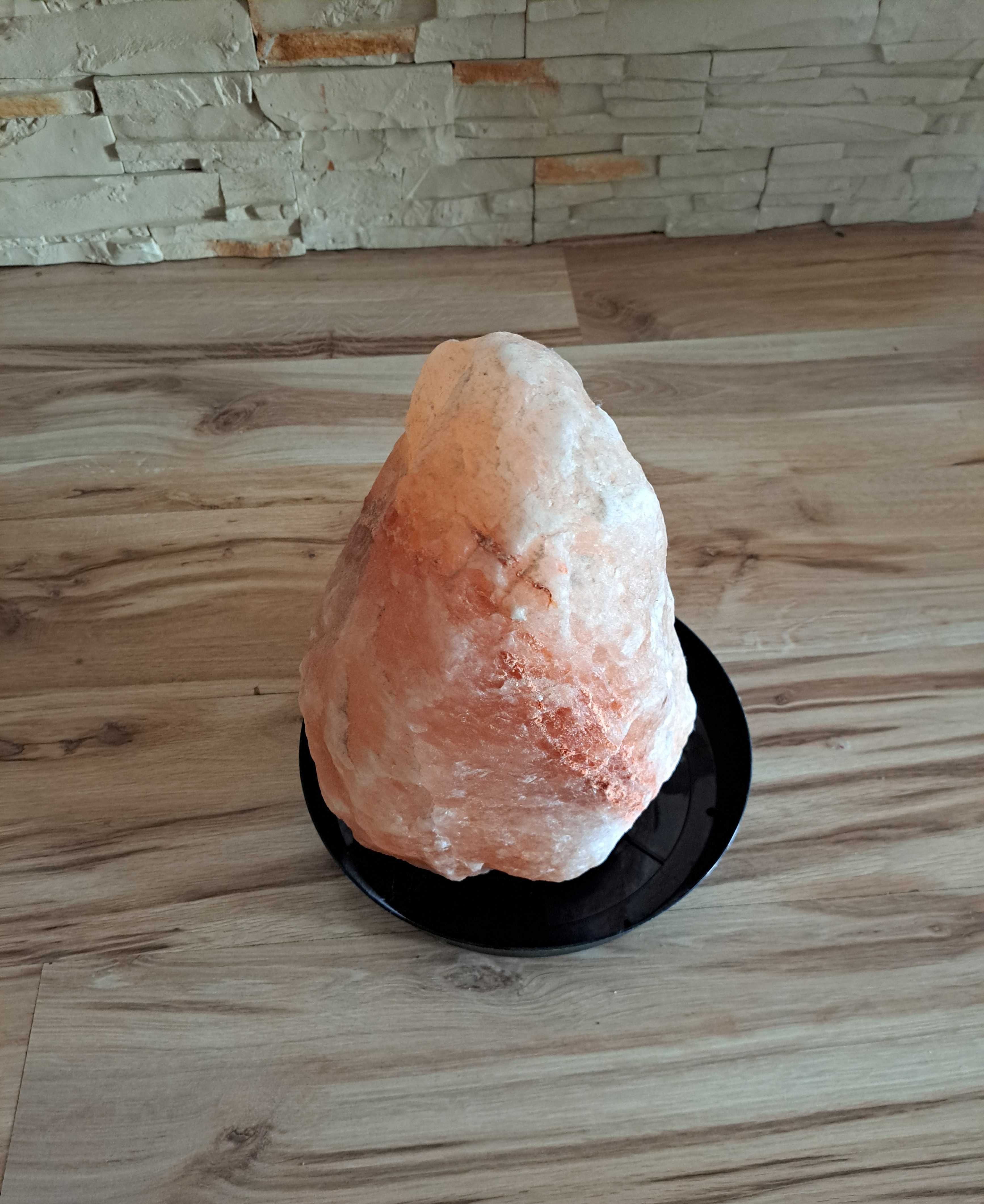 Lampa solna z soli himalajskiej