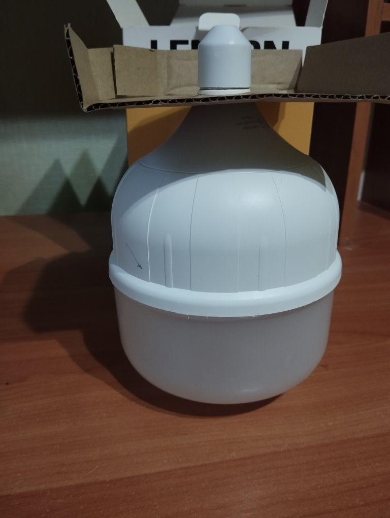 Продам светодиодную лампу