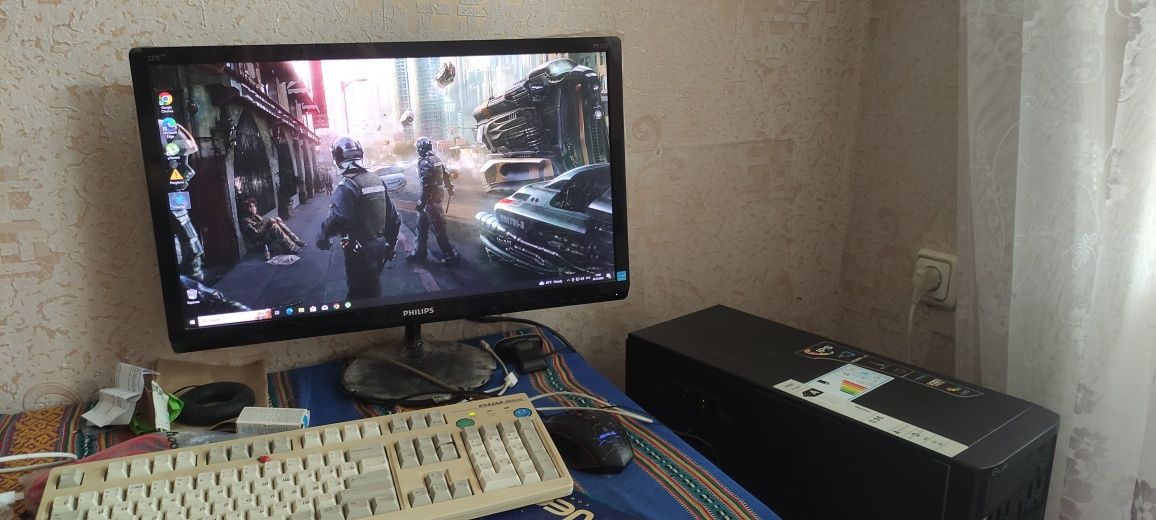 Игровой пк с монитором, мишкою, клавиатурой та роутером