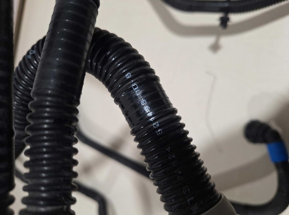 Патрубок системи охолодження Tesla Model 3 21