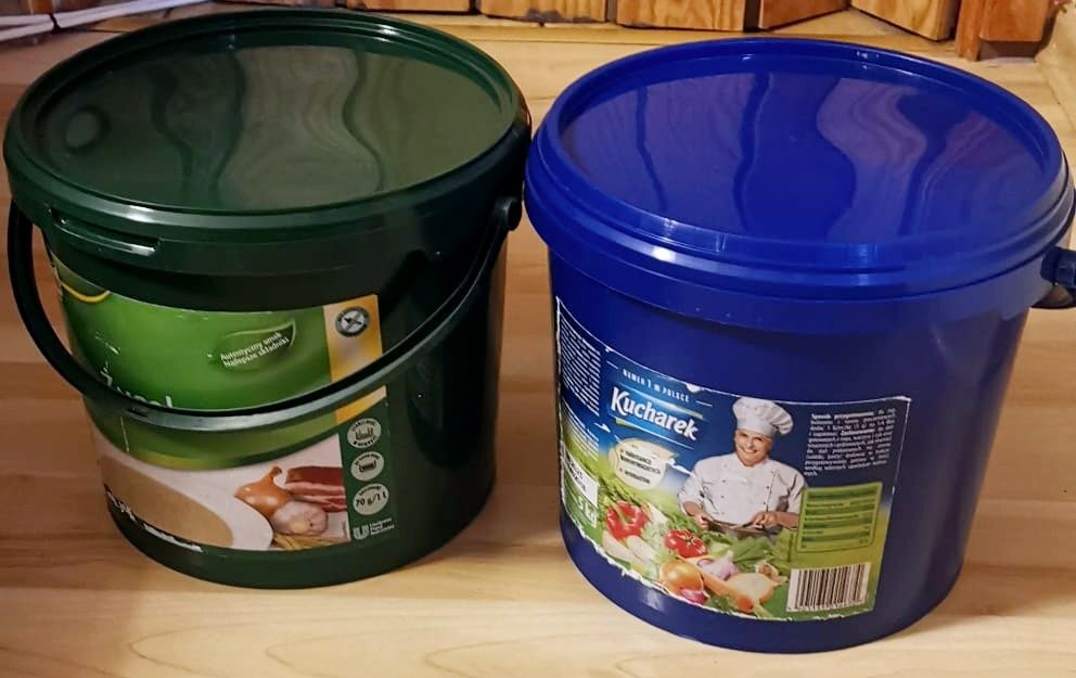 Różne 14 × plastikowe wiaderka spożywcze, 5 kg i 3 kg