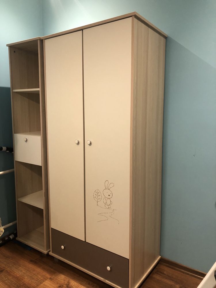 Meble do pokoju dziecięcego plus lampa