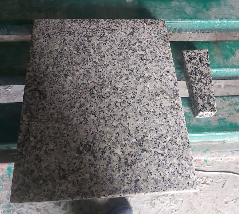 Urnowy  Strzegom  60x60  literki 1 osob