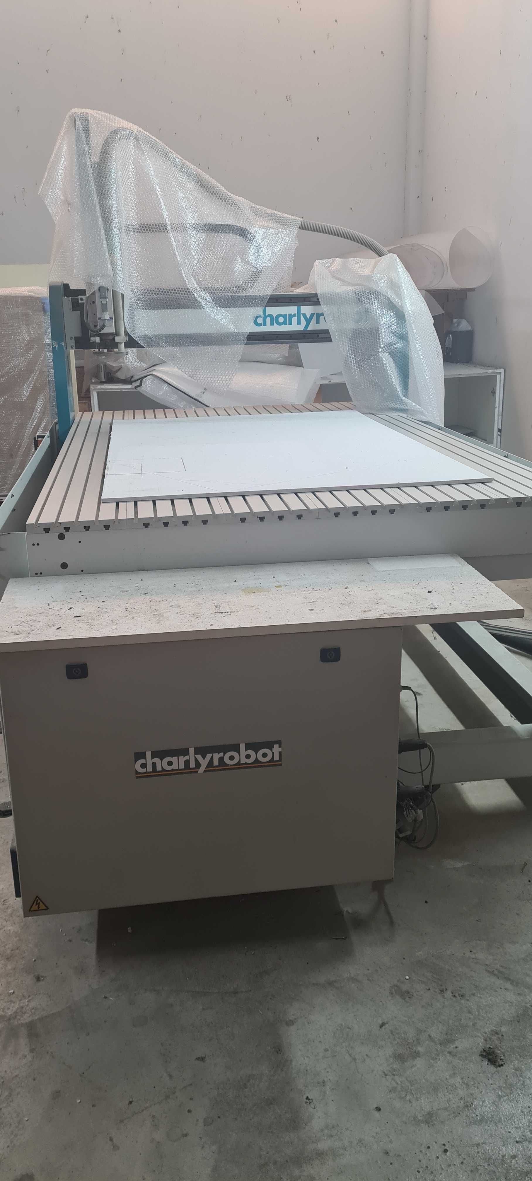 Charly Robot CR40-1500 fresadora cnc universal