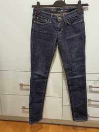 Spodnie Levi's damskie skinny jeansy rozmiar W25 L32 biodrówki