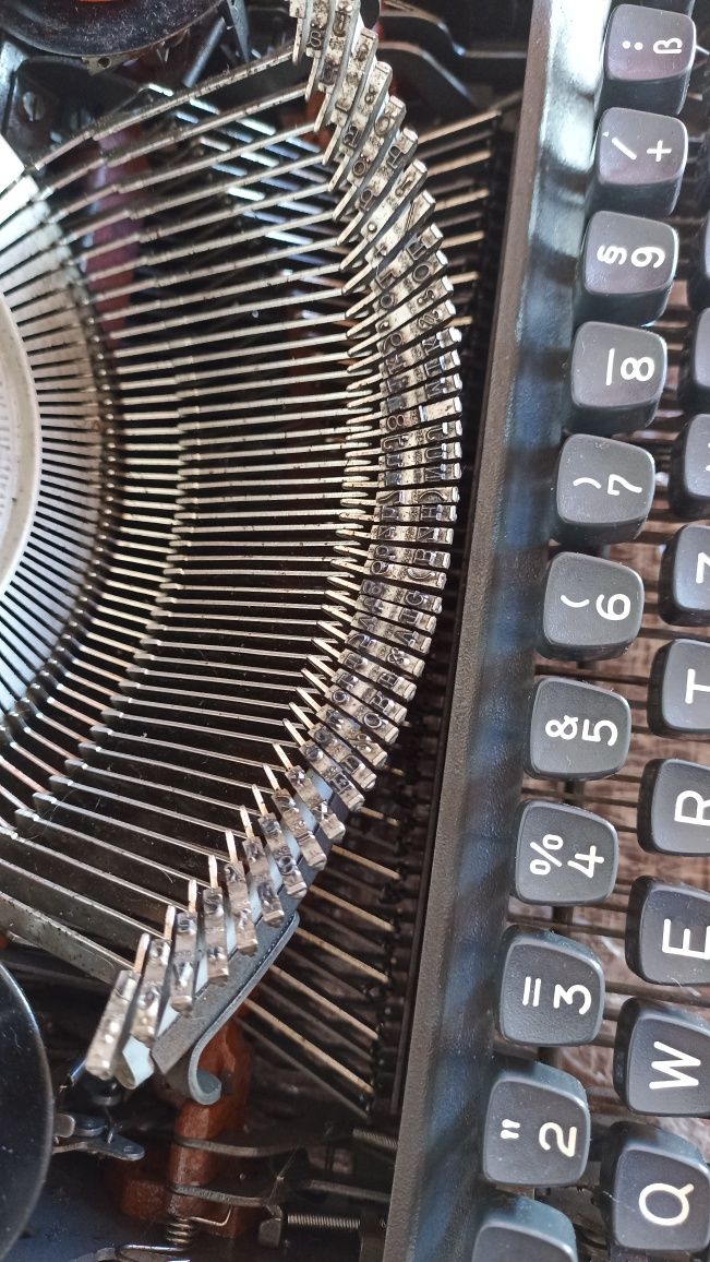 Máquina de escrever (Olympia)